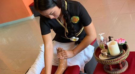 Thai Massage Tenerife, Sak Thong Los Cristianos - Foot Reflexology Massage